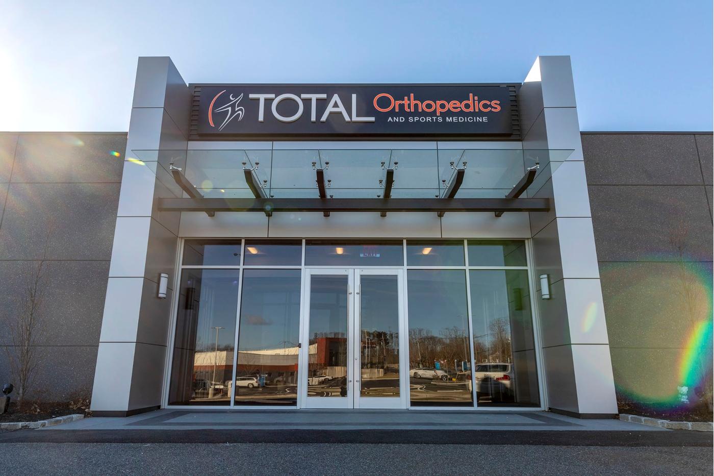 image of the Total Orthopedics & Sports Medicine clinic in Syosset NY
