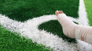 Aaron Rodgers tears his achilles tendon